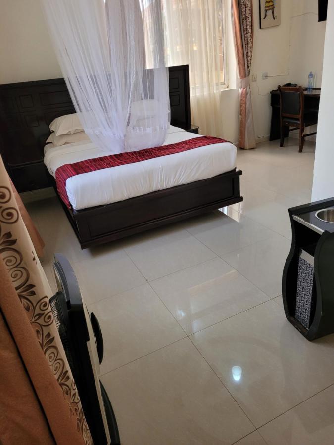 Glory Summit Hotel Hoima Buitenkant foto