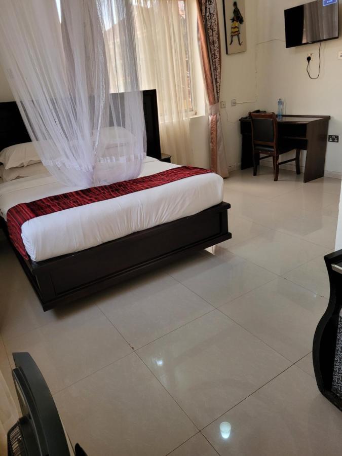 Glory Summit Hotel Hoima Buitenkant foto