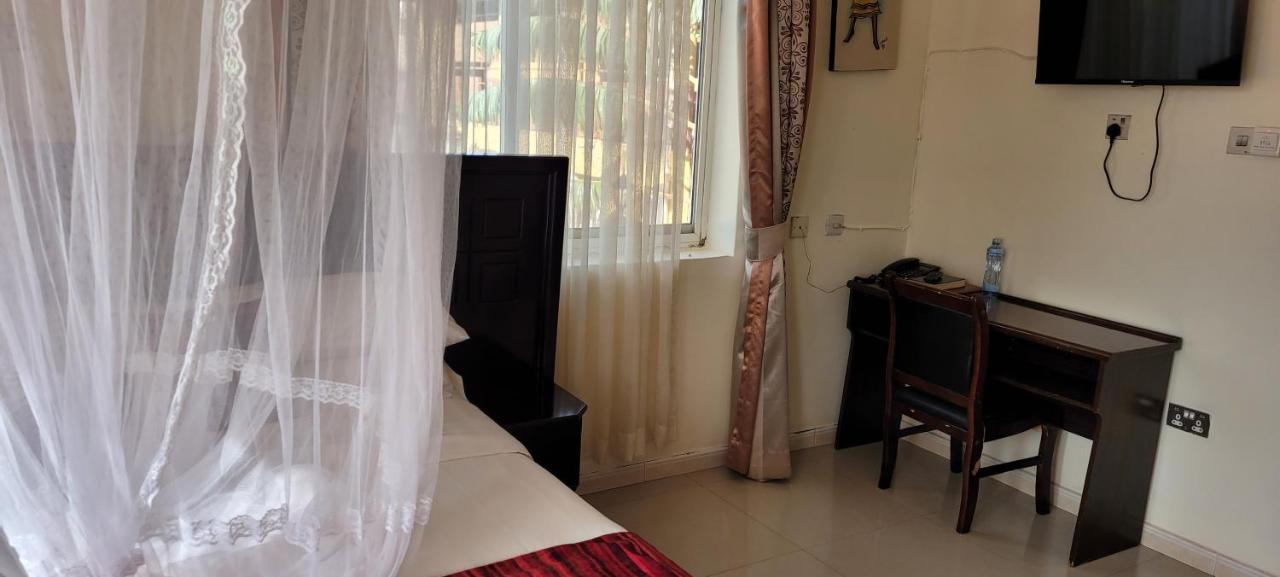 Glory Summit Hotel Hoima Buitenkant foto