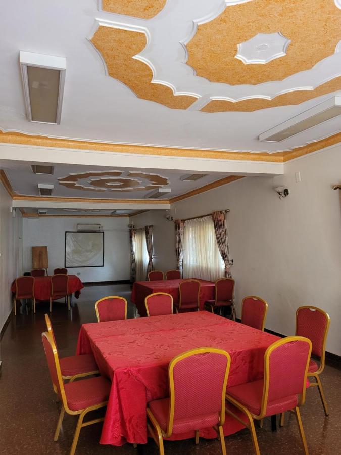 Glory Summit Hotel Hoima Buitenkant foto