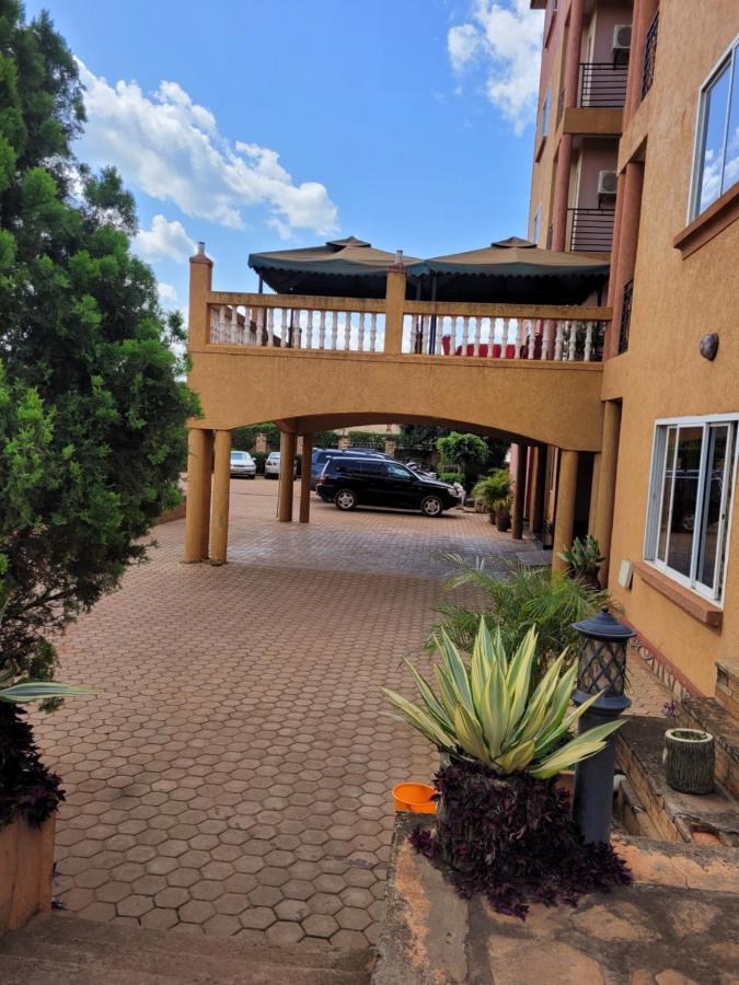 Glory Summit Hotel Hoima Buitenkant foto