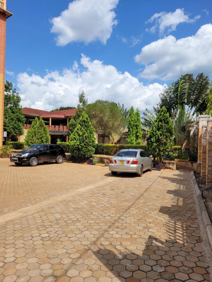 Glory Summit Hotel Hoima Buitenkant foto