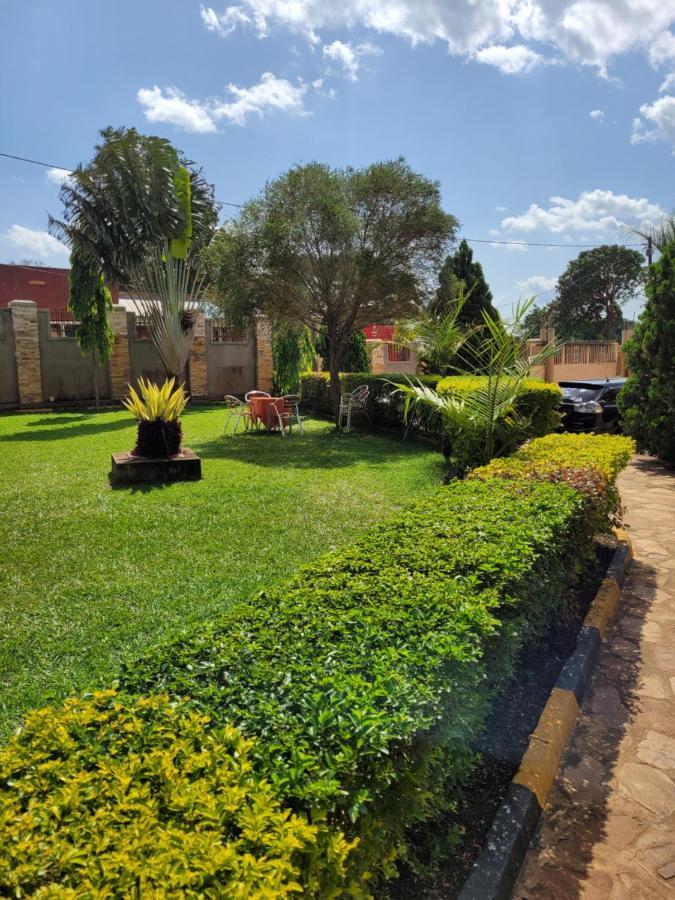 Glory Summit Hotel Hoima Buitenkant foto