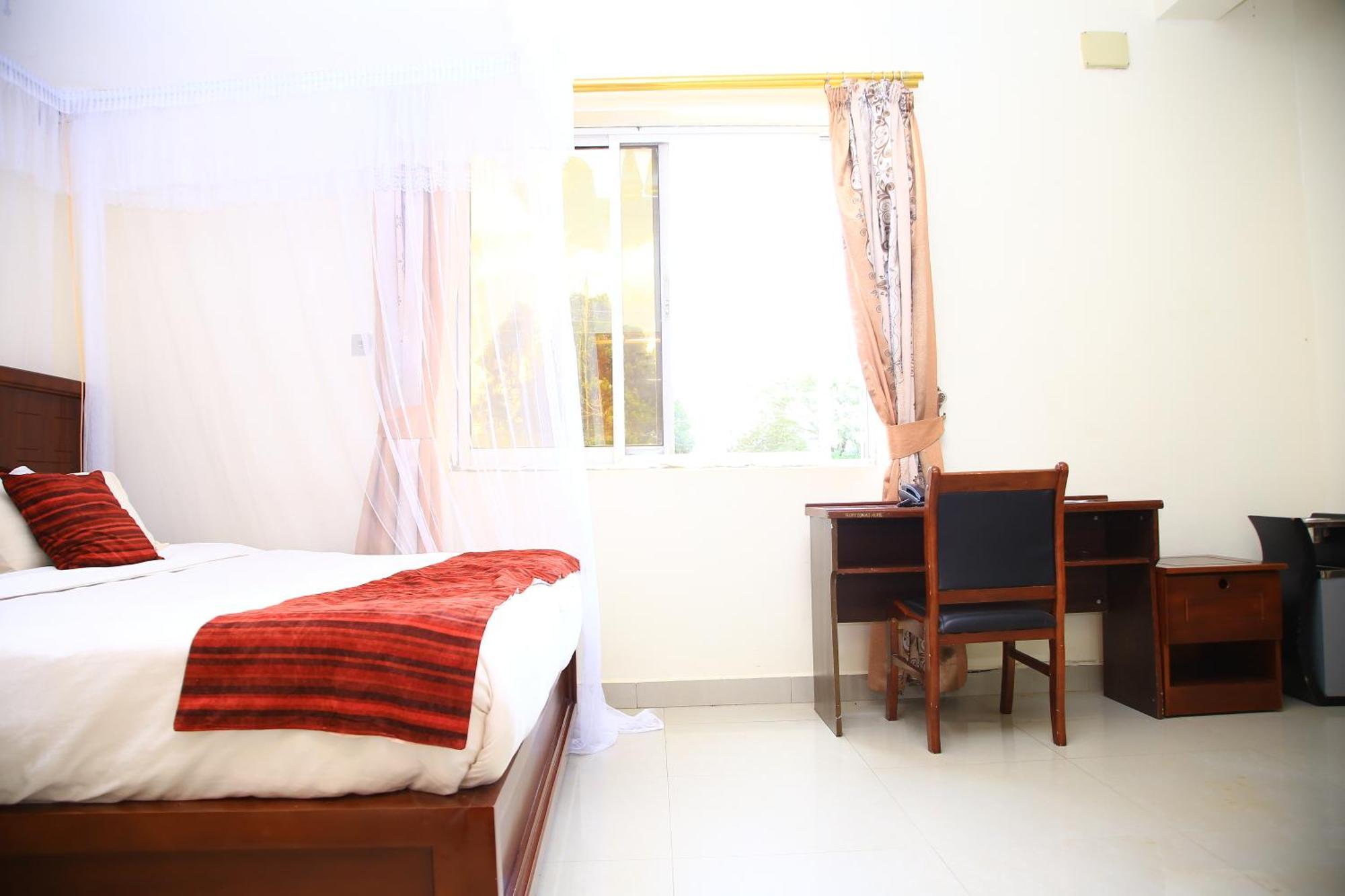 Glory Summit Hotel Hoima Buitenkant foto