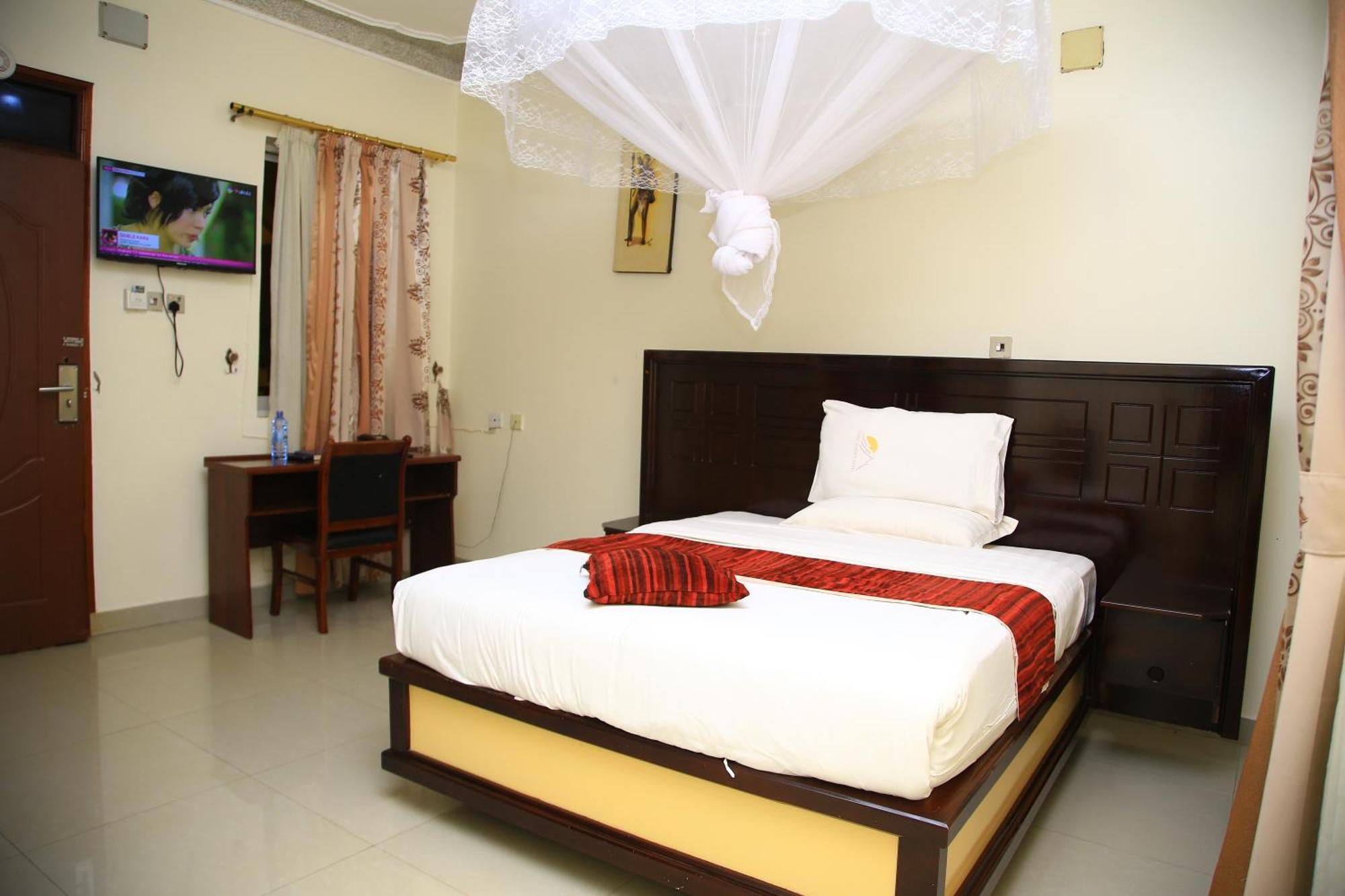 Glory Summit Hotel Hoima Buitenkant foto