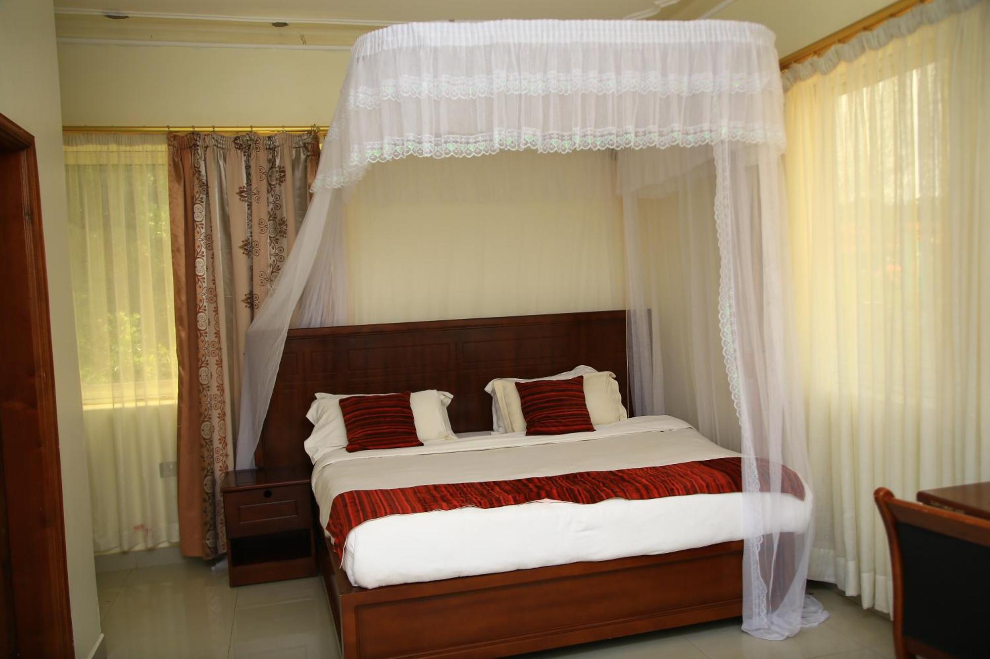 Glory Summit Hotel Hoima Buitenkant foto