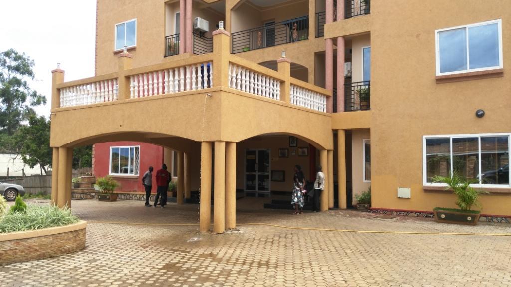 Glory Summit Hotel Hoima Buitenkant foto