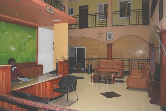 Glory Summit Hotel Hoima Buitenkant foto