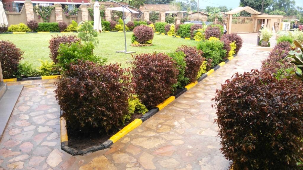Glory Summit Hotel Hoima Buitenkant foto