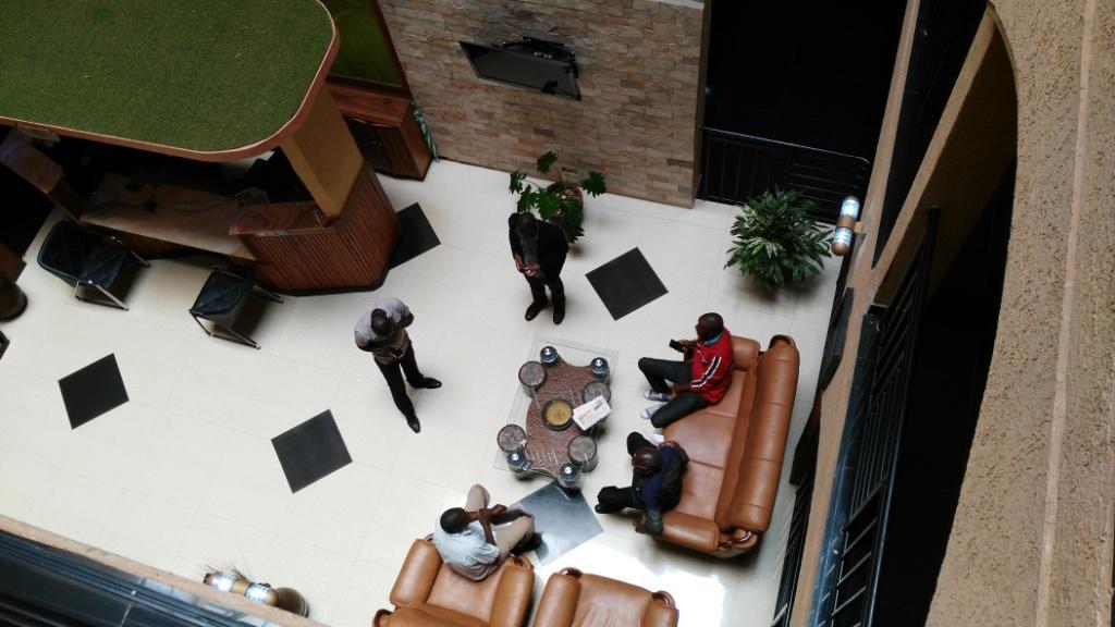 Glory Summit Hotel Hoima Buitenkant foto